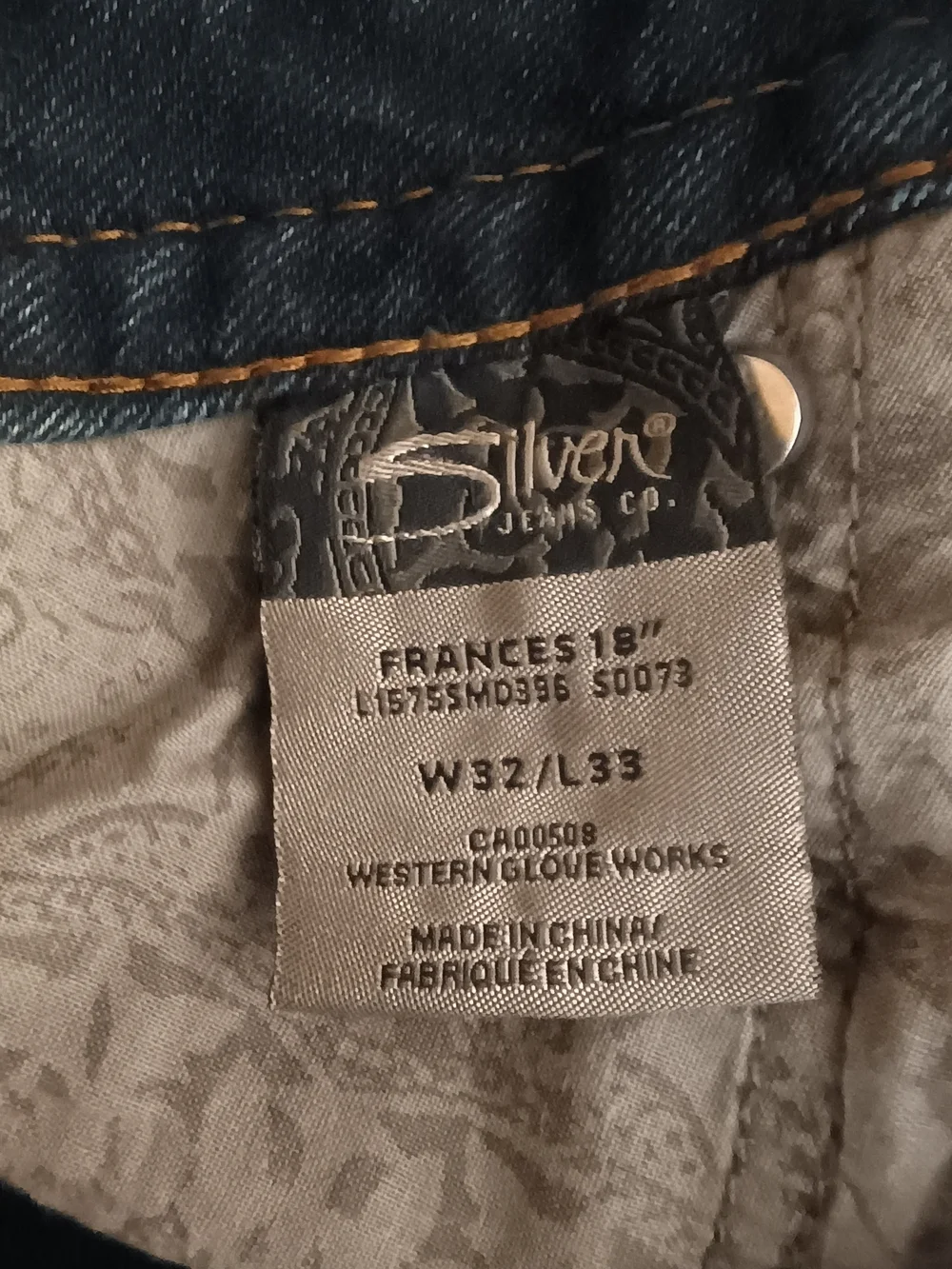 🌟Host Pick🌟 Silver Jeans Women's Dark Blue Distressed Flare Jeans - Picture 5 of 5